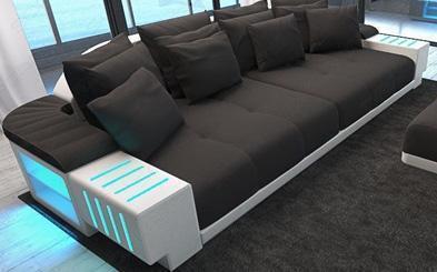 Hochwertiges Bigsofa mit LED Beleuchtung