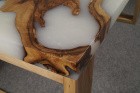 Holztisch mit Epoxidharz Füllung