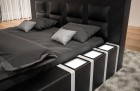 Luxus Boxspringbett Asti mit Beleuchtung schwarz-weiß