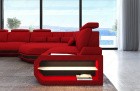 Detailansicht der kleinen Armlehne beim Sofa Asti L Form in rot - Mineva20