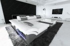 Die Couch Monza hat ein exklusives Design in weiss-grau