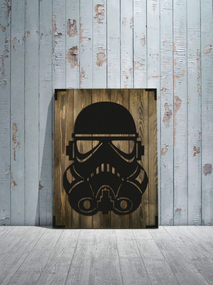 Modernes Holz Wandbild mit Stormtrooper Motiv.
