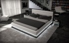 Kunstleder Bett Moonlight komplett in weiß-schwarz (Die Rückwand und das untere Podest sind bei dieser Ausführung in Schwarz)