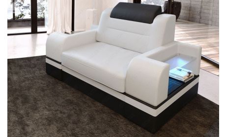 Ledersessel Parma in weiß-schwarz - Die LED Beleuchtung, USB Anschluss und Relaxfunktion sind optional erhältlich.